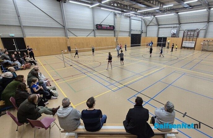 Spannende strijd om badmintontrofee in Dalfsen - Foto: Ingezonden foto