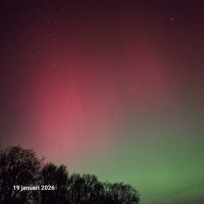Noorderlicht boven Oudleusen en de Marshoek ( 1 en 2) - Foto: Ingezonden foto