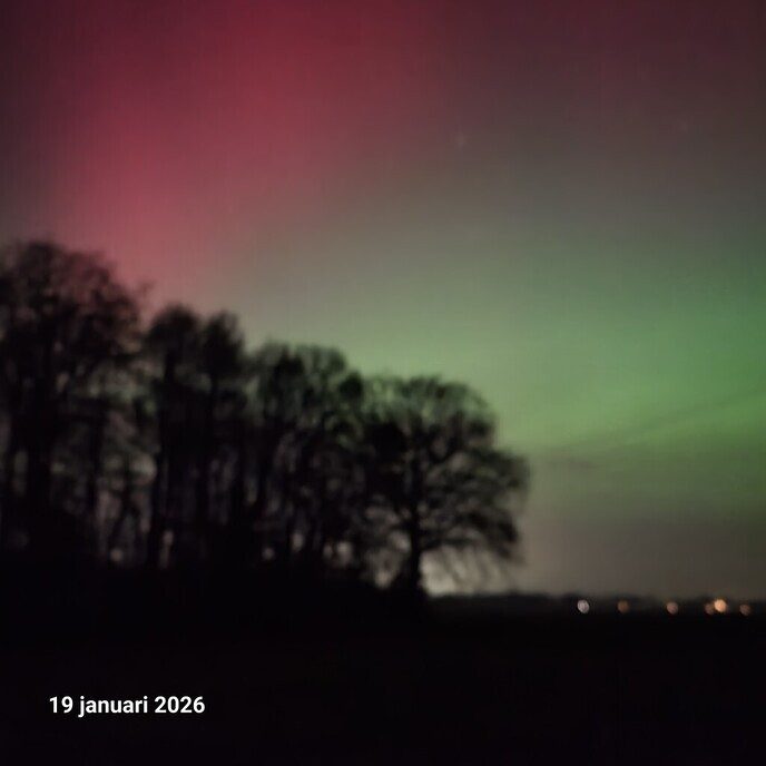 Noorderlicht boven Oudleusen en de Marshoek ( 1 en 2) - Foto: Ingezonden foto