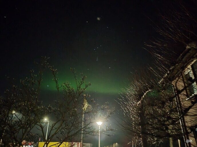 Noorderlicht boven Oudleusen en de Marshoek ( 1 en 2) - Foto: Ingezonden foto