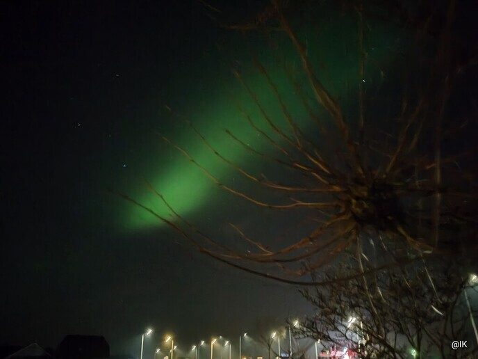 Noorderlicht boven Oudleusen en de Marshoek ( 1 en 2) - Foto: Ingezonden foto