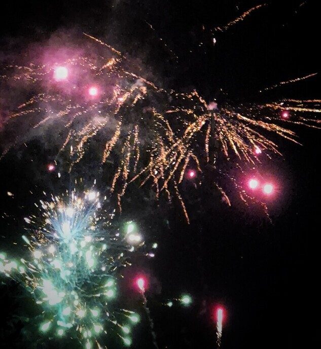 Vuurwerk fotograaf Femmie onder de vuurlinie - Foto: Femmie Smink