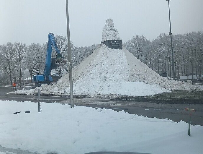In Staphorst de grootste sneeuwpop van Nederland?