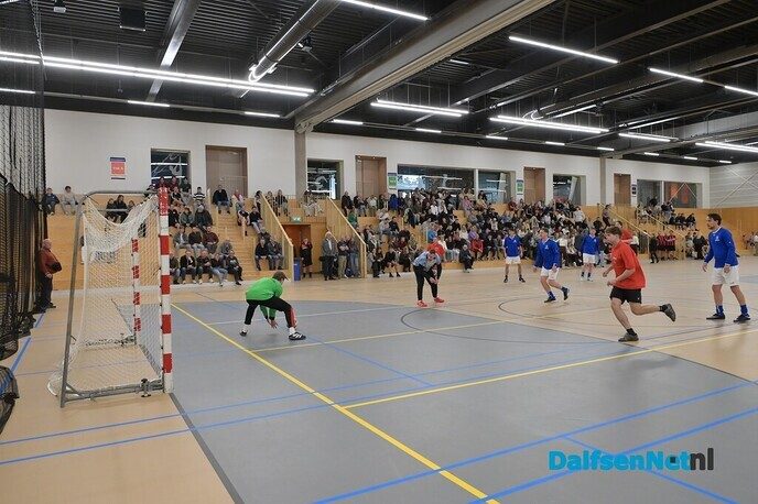 Bukkum viert 50-jarig bestaan met voetbal, bier, podcast en grootse reünie - Foto: Johan Bokma