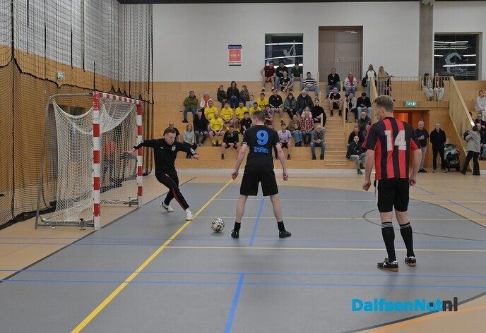 Bukkum viert 50-jarig bestaan met voetbal, bier, podcast en grootse reünie - Foto: Johan Bokma