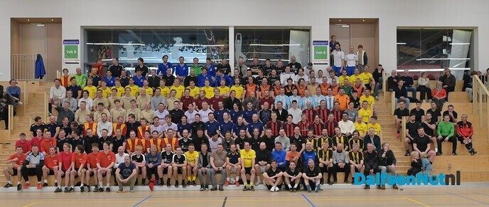 Bukkum viert 50-jarig bestaan met voetbal, bier, podcast en grootse reünie - Foto: Johan Bokma