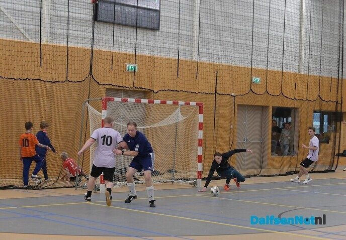 Bukkum viert 50-jarig bestaan met voetbal, bier, podcast en grootse reünie - Foto: Johan Bokma