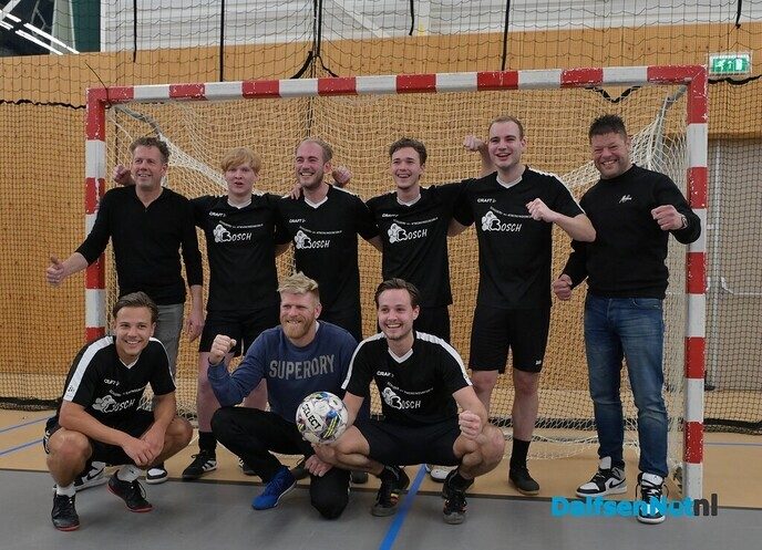 Bukkum viert 50-jarig bestaan met voetbal, bier, podcast en grootse reünie - Foto: Johan Bokma