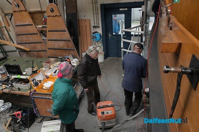 Groot onderhoud aan Vechtzomp - Foto: Johan Bokma