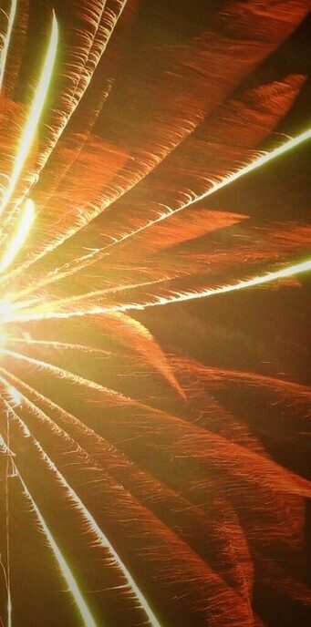Vuurwerk fotograaf Femmie onder de vuurlinie - Foto: Femmie Smink