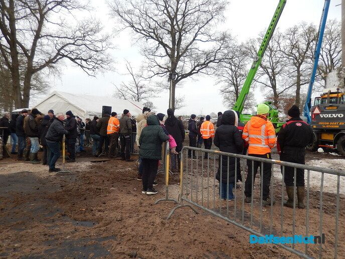 De sneeuwpopvreugderecord Staphorst, duurde maar heel kort - Foto: Willy
