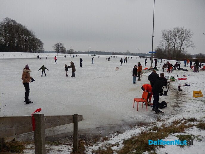 IJsbaan Dalfsen open tot maximaal 17.00 uur - Foto: Willy