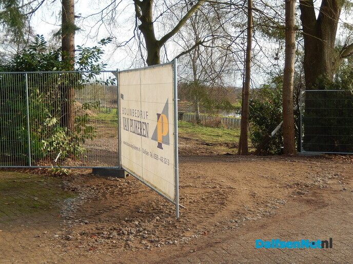 Bouw recreatie accommodatie nabij de vistrap - Foto: Willy