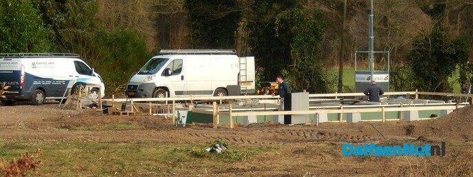 Bouw recreatie accommodatie nabij de vistrap - Foto: Willy