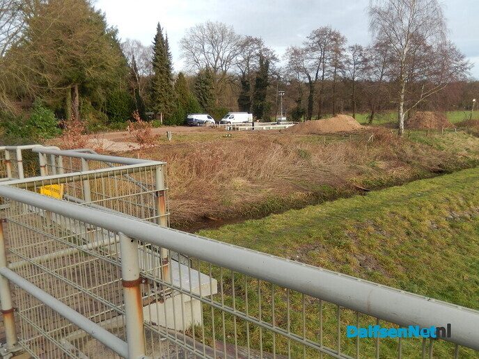 Bouw recreatie accommodatie nabij de vistrap - Foto: Willy