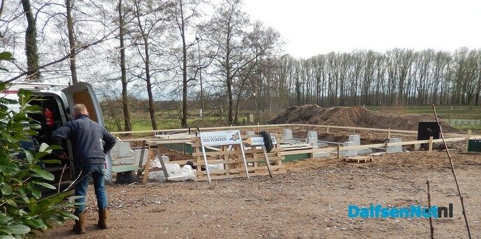 Bouw recreatie accommodatie nabij de vistrap - Foto: Willy