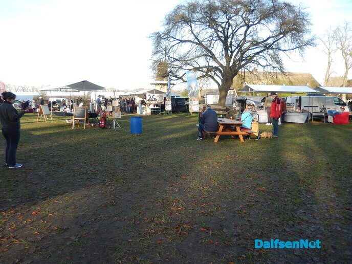 Oergezellige markt weer in Vilsteren - Foto: Willy