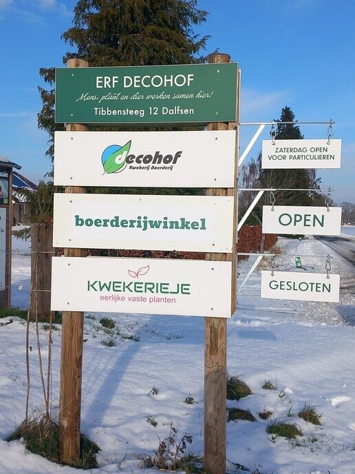 Vers brood, boerderijwinkel, struiken, bomen en meer - Foto: Ingezonden foto