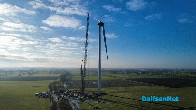 Windturbine word afgebroken - Foto: Ingezonden foto