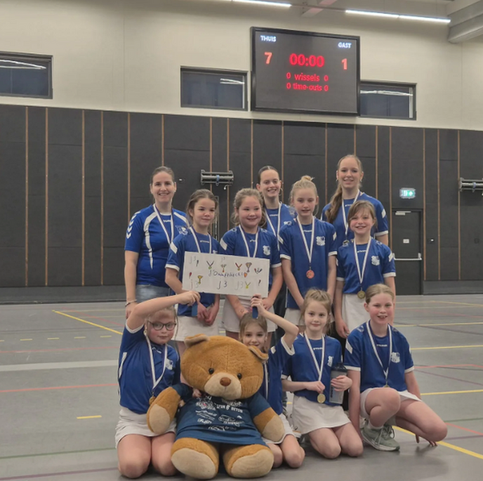D’Ommerdieck J3 is ongeslagen zaalkampioen geworden - Foto: Ingezonden foto