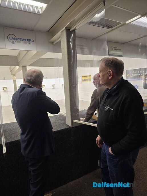 Burgemeester bezoekt finaleavond bedrijfsschieten - Foto: Ingezonden foto
