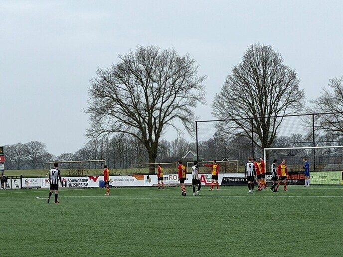 Dalfsen vergeet te scoren, de Tukkers niet - Foto: Ingezonden foto