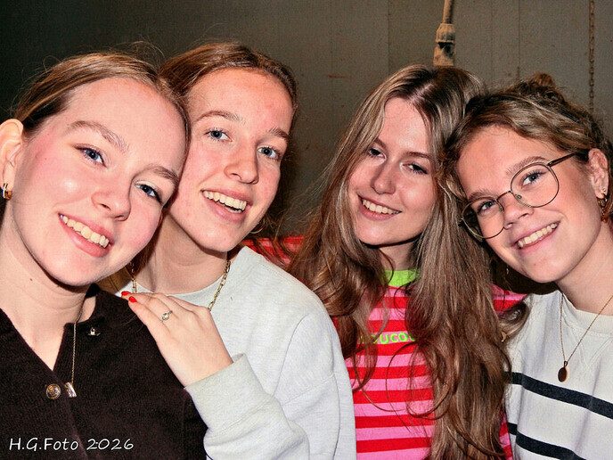 Vier vriendinnen op bezoek aan’t Zandeinde,