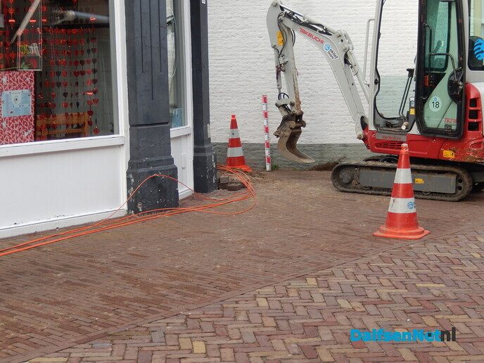 Even kabeltje leggen - Foto: Willy