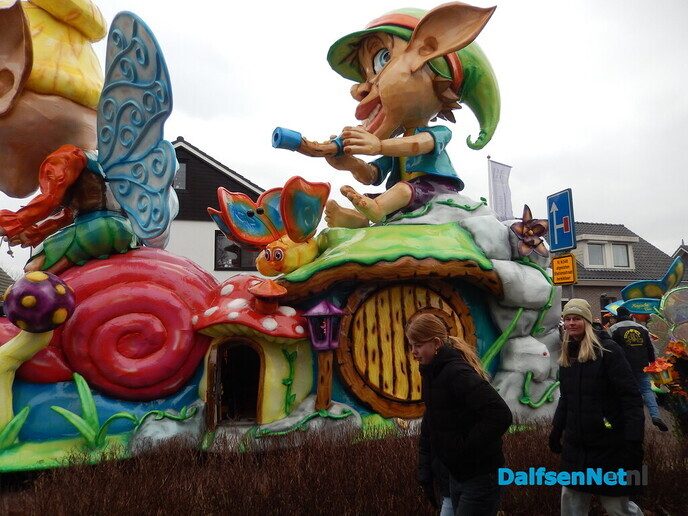 Fantastische carnavalswagens en de sfeer was zeker niet minder - Foto: Willy