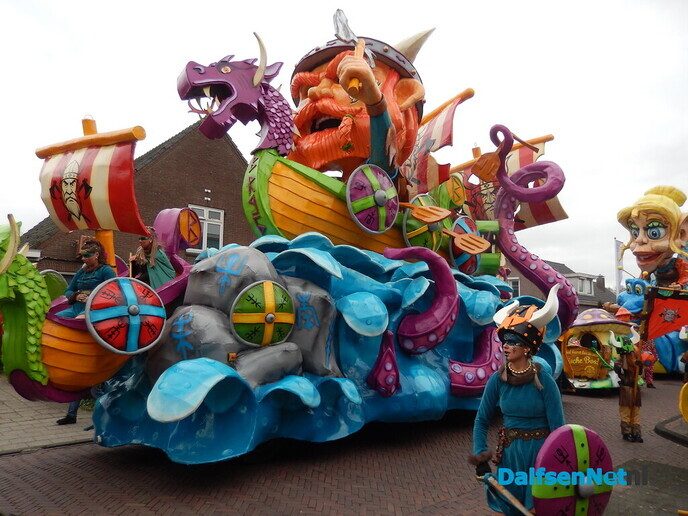 Fantastische carnavalswagens en de sfeer was zeker niet minder - Foto: Willy