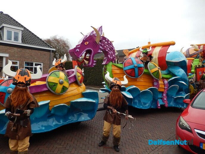 Fantastische carnavalswagens en de sfeer was zeker niet minder - Foto: Willy