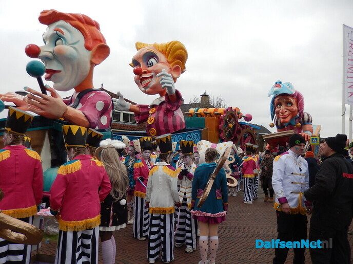 Fantastische carnavalswagens en de sfeer was zeker niet minder - Foto: Willy