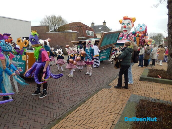 Fantastische carnavalswagens en de sfeer was zeker niet minder - Foto: Willy