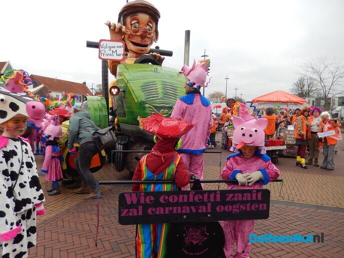 Fantastische carnavalswagens en de sfeer was zeker niet minder - Foto: Willy