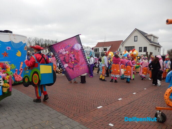 Fantastische carnavalswagens en de sfeer was zeker niet minder - Foto: Willy
