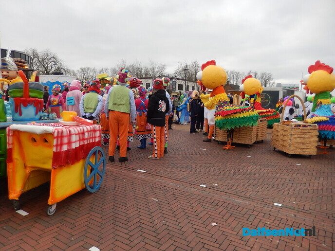 Fantastische carnavalswagens en de sfeer was zeker niet minder - Foto: Willy