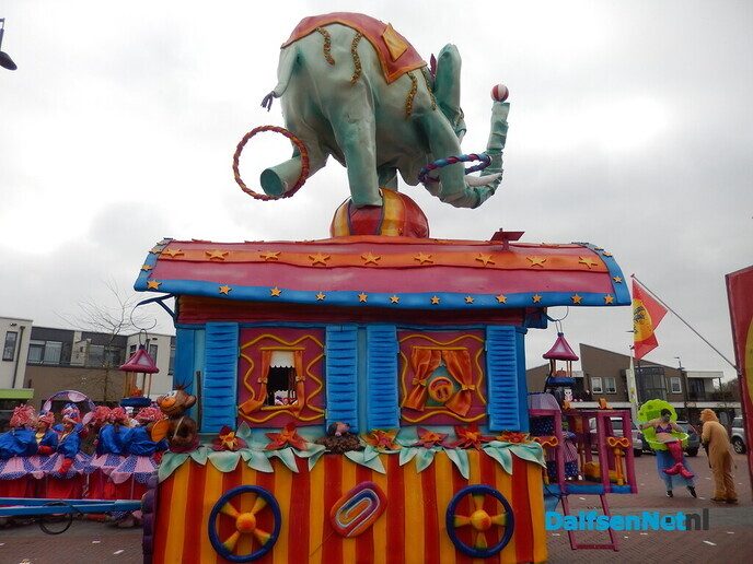 Fantastische carnavalswagens en de sfeer was zeker niet minder - Foto: Willy