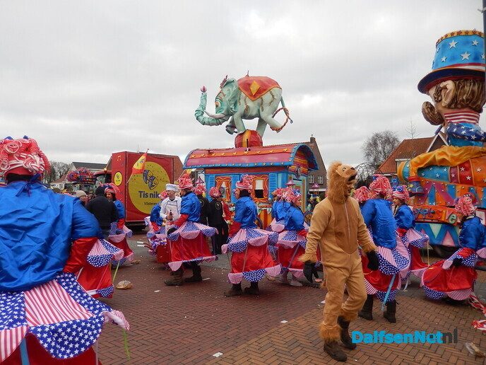 Fantastische carnavalswagens en de sfeer was zeker niet minder - Foto: Willy