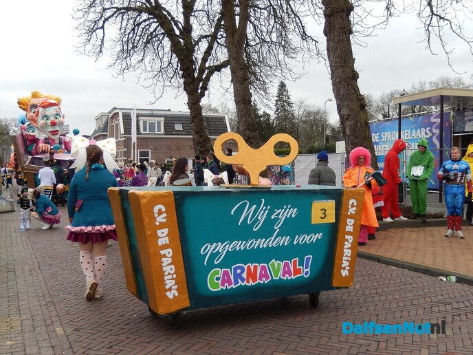 Fantastische carnavalswagens en de sfeer was zeker niet minder - Foto: Willy