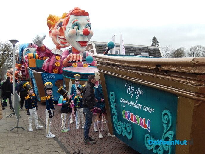 Fantastische carnavalswagens en de sfeer was zeker niet minder - Foto: Willy