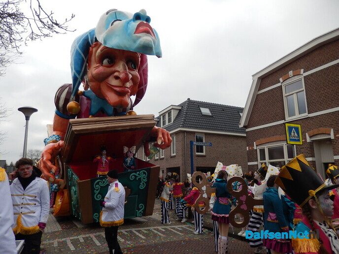Fantastische carnavalswagens en de sfeer was zeker niet minder - Foto: Willy