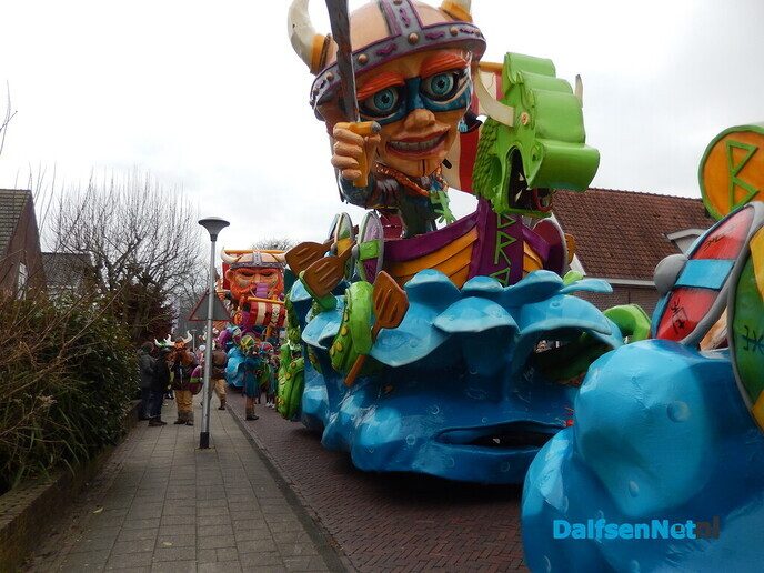Fantastische carnavalswagens en de sfeer was zeker niet minder - Foto: Willy