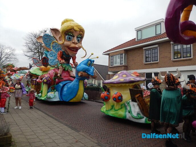 Fantastische carnavalswagens en de sfeer was zeker niet minder - Foto: Willy