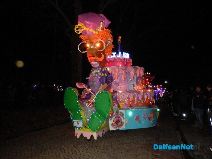 Enorme belangstelling verlichte optocht Lemelerveld - Foto: Willy