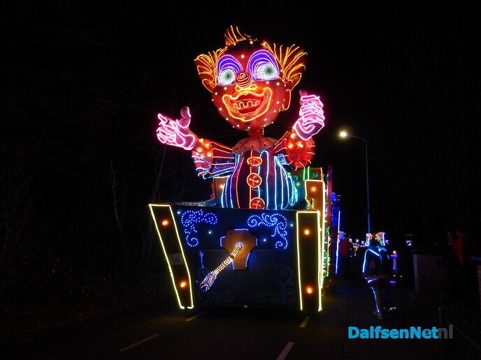 Enorme belangstelling verlichte optocht Lemelerveld - Foto: Willy