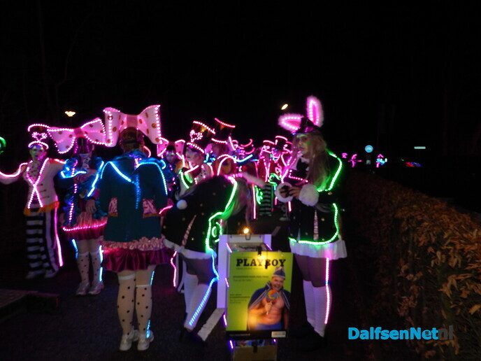 Enorme belangstelling verlichte optocht Lemelerveld - Foto: Willy