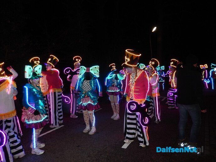 Enorme belangstelling verlichte optocht Lemelerveld - Foto: Willy