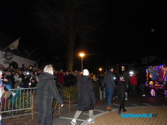 Enorme belangstelling verlichte optocht Lemelerveld - Foto: Willy