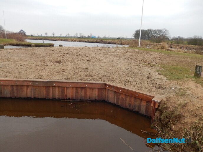 Beschoeiing haven opgeknapt - Foto: Willy