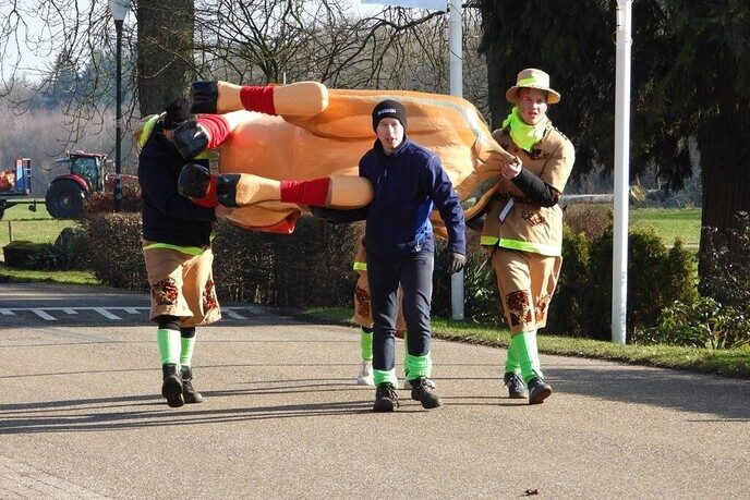 Carnavalsoptocht Vilsteren deel 2 - Foto: Femmie Smink